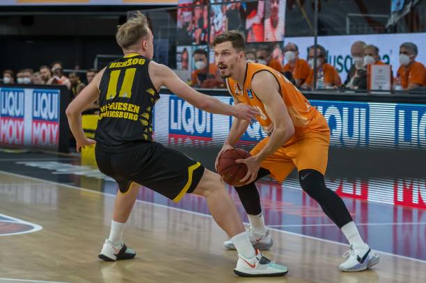 物浦的锋线 物浦的锋线