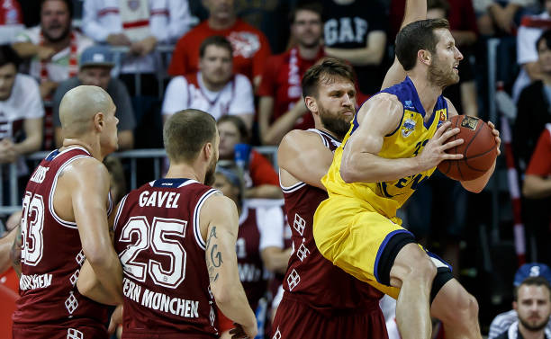 引进了两名 引进了两名